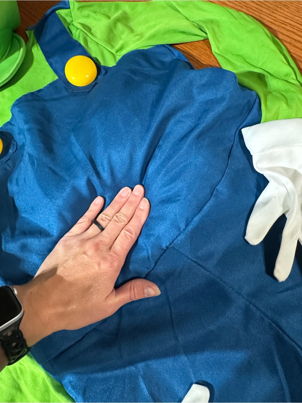 Luigi Super Mario Youth Costume XL? Padded Belly Jumpsuit Hat Gloves Halloween - Picture 7 of 8